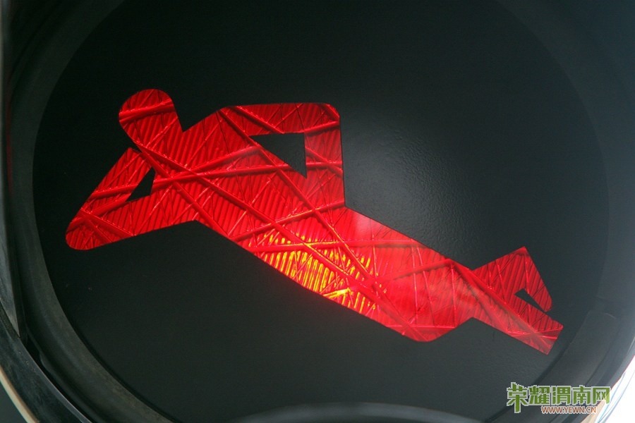 900x600_8HNO6BN400AP0001.jpg