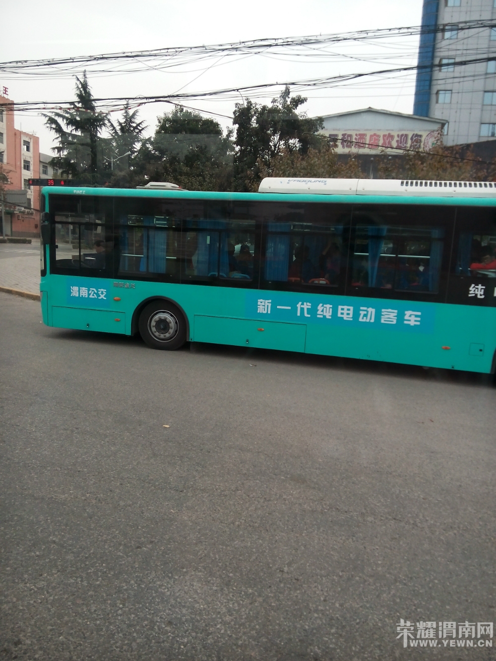 135446rcnyiymec08e222j.jpg