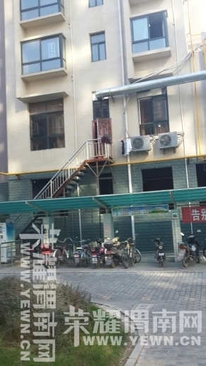 02.jpg