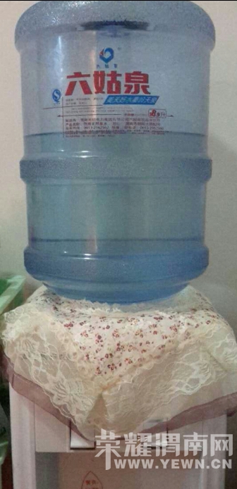 ����ȪͰװˮ