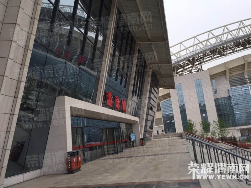 085159hwl7nhcleoorcort.jpg