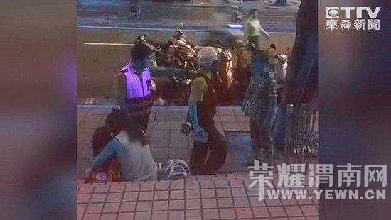 ���׵��ֺ���Ůͯ ֻ���䲻Ըվ�����е�(ͼ)