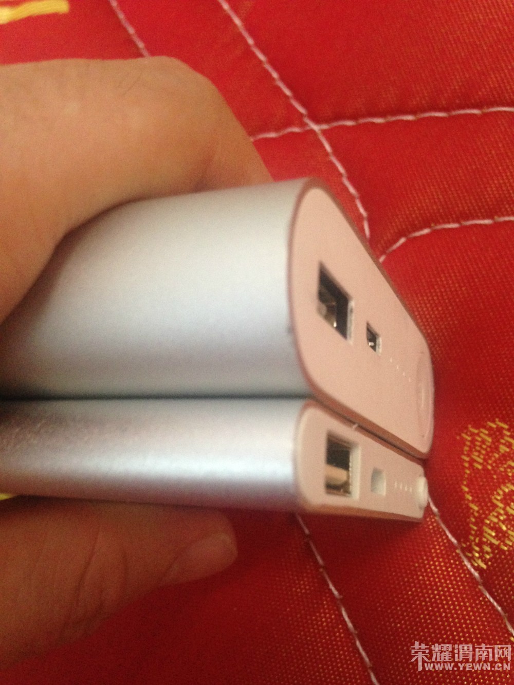 ����������