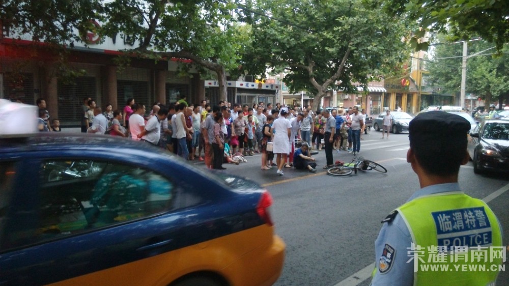 8��8��������ֱ����ڷ���һ�𳵻�