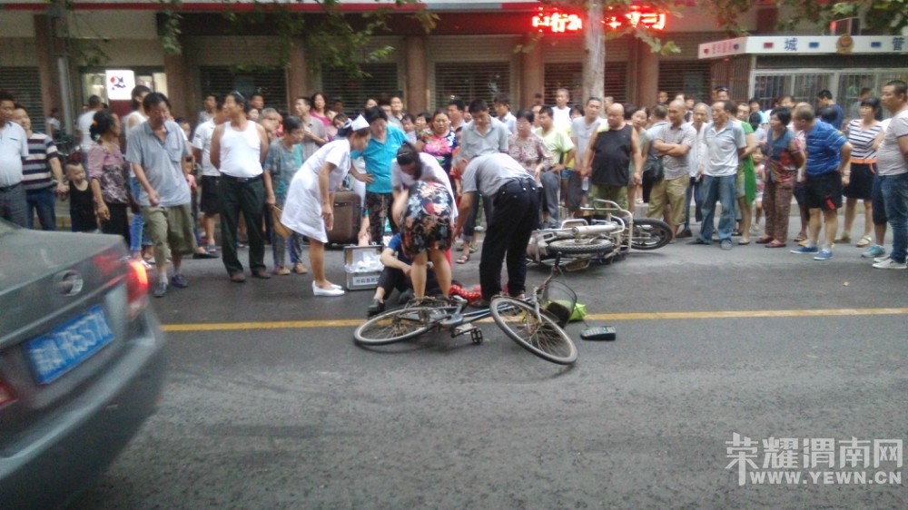 8��8��������ֱ����ڷ���һ�𳵻�