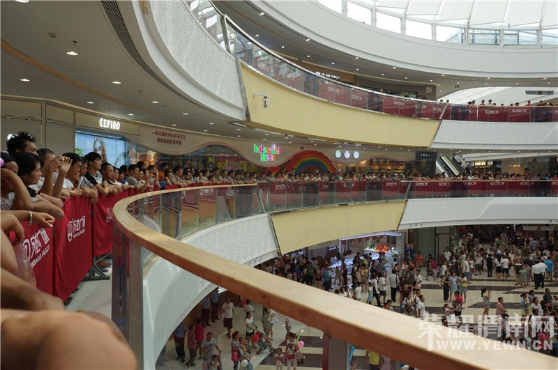 ����ʢ�磡μ�����㳡��ҵ3�� Ӫҵ��2200��Ԫ����