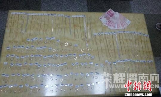 ����С��һ��������5�� ��ȡ���30����