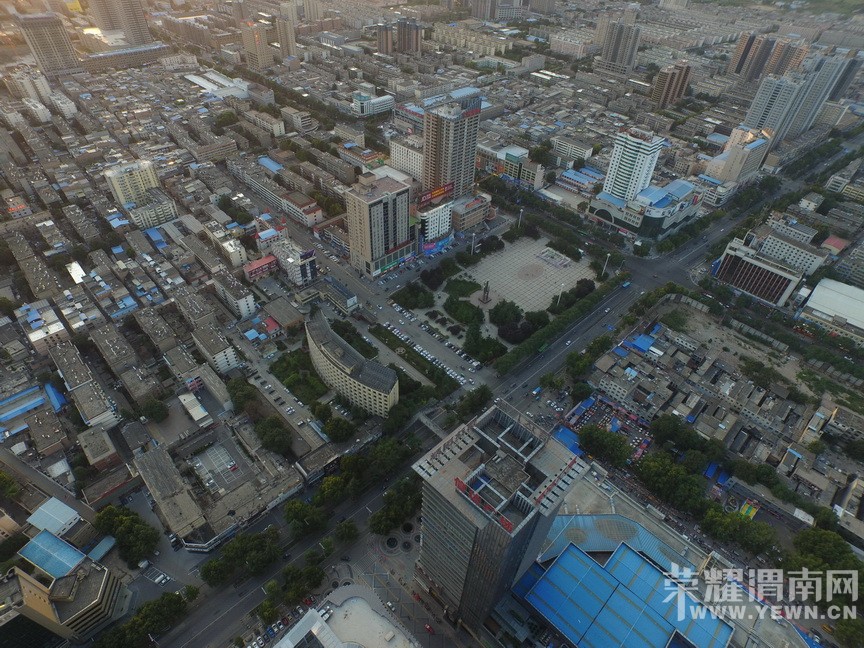 ������μ�ϵڶ�����Զ�����Ĺ㳡