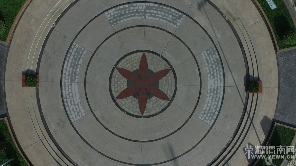 ����²������ĵĴ𰸱��³����ˣ��Ǿ͹���������ͼ��