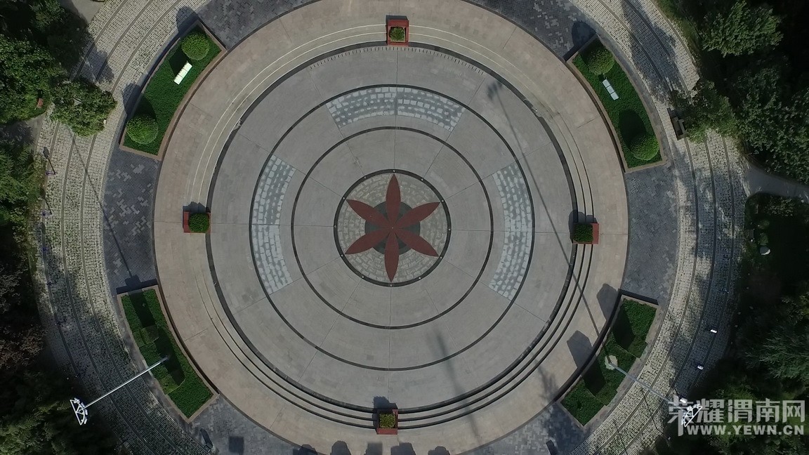 ����²������ĵĴ𰸱��³����ˣ��Ǿ͹���������ͼ��