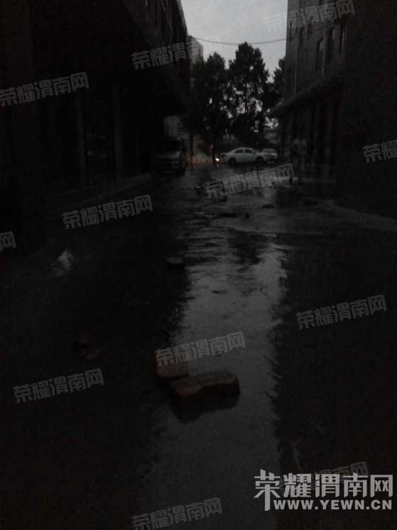 ����·���ٵز��·�����Ƥ����שͷѹ�ţ�שͷ����һ�أ��Һ�û�ҵ���