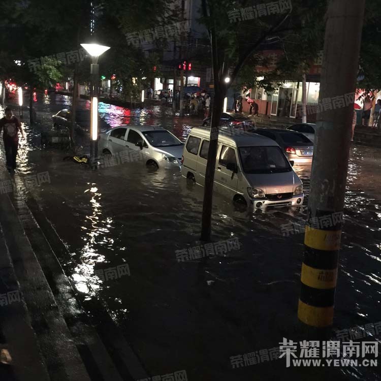 ���죬����һ·��������ſڿ�����~��������̫̫������