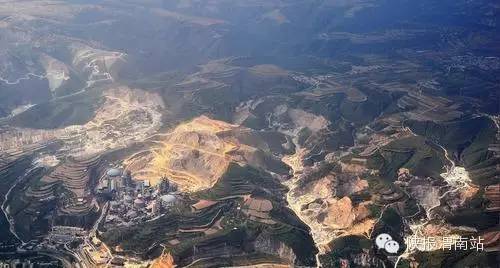 �����С����ء�μ���й����֡��������쵼��Լ̸�����׷�����ʲô��