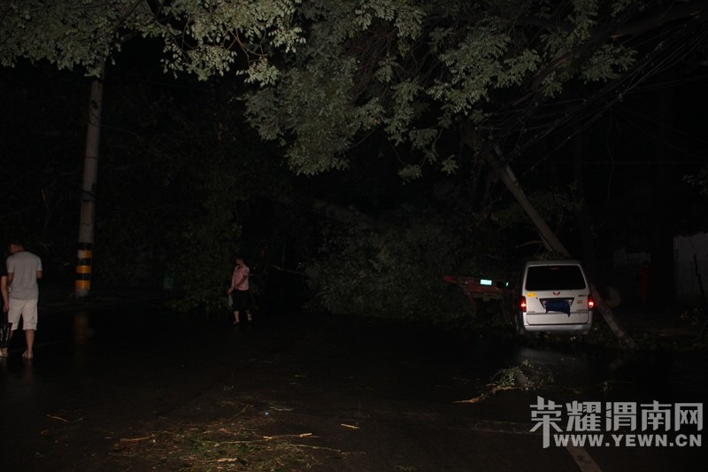 ����������μ������ ��վ��·��������һ�أ���ͨ����ӵ�£�