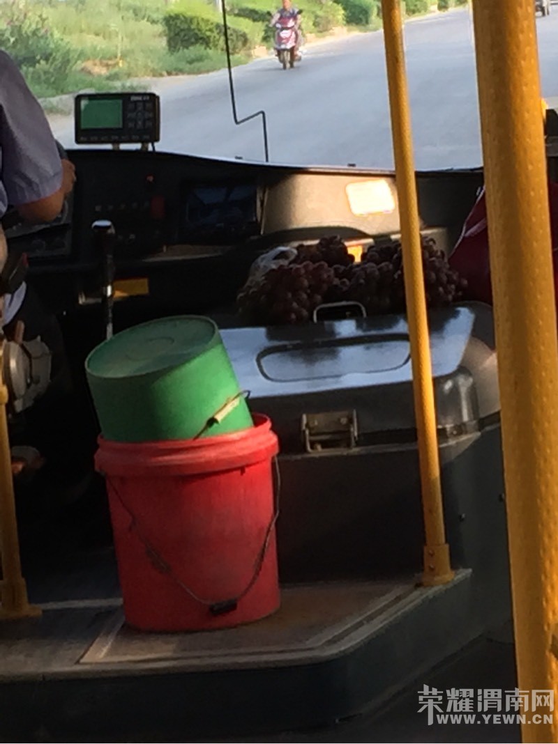 11·����˾����һ��·�³���ժ���ѡ������ϳ˿Ͷ������ˣ�