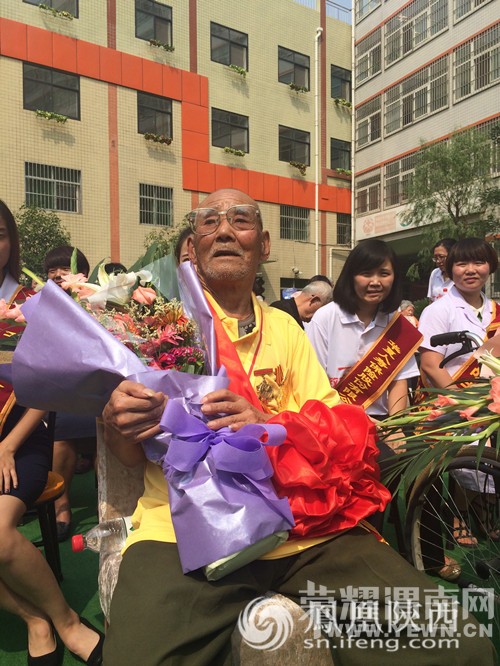 ����ս�ϱ��ջ����ġ�����վ���� ����10���ϱ�����ס