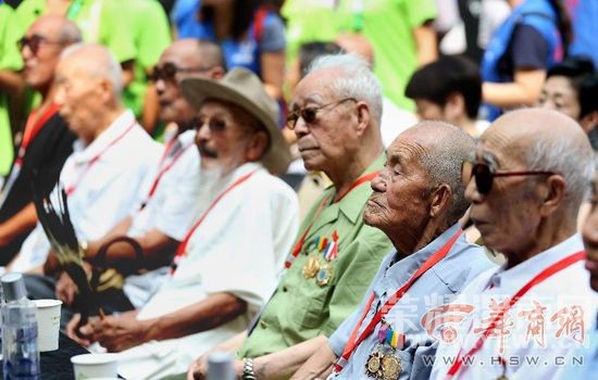 400�������ϱ��� չʾ������ս�ϱ����(��ͼ)