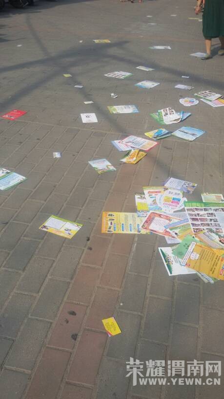 ѧУ�ſڣ�������ˣ�����һ�꿪ѧ�������ǹ��һ�أ�