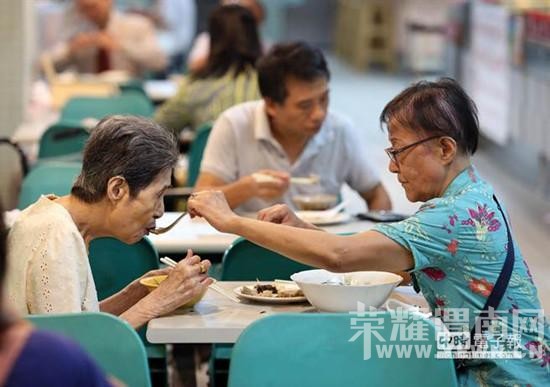 ̨��72��Ů��ι93��ĸ�׺��� ƽ������������