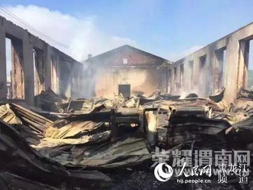 �����������ֳ�����3��ʬ��һ�ѵ� ��������