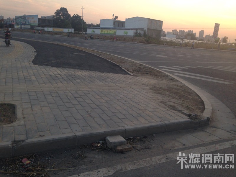 ���г����ϵ�̨�� ˬ�ø��Ƕ�����ˤ�˸������