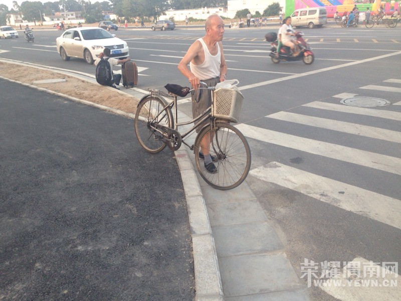 ���г����ϵ�̨�� ˬ�ø��Ƕ�����ˤ�˸������