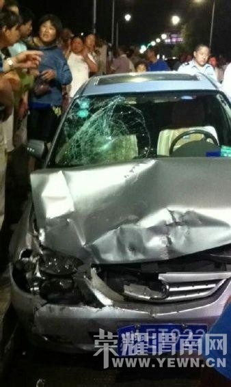 ����һ��ͨ���жӳ��ƺ�ݳ� ��ײ�������ݱ�ץ