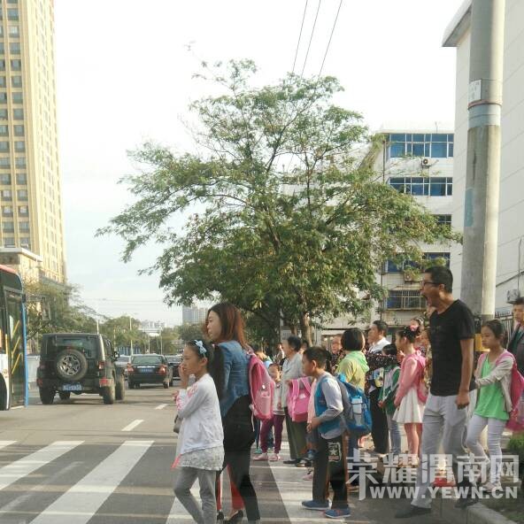 ��μ������������,лл���ǵ�ĬĬ����������~