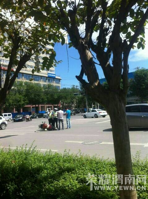 ����·����·ʮ���ϱ߷�����ͨ�¹ʣ������������