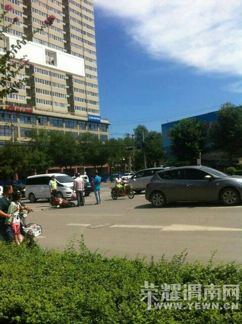 ����·����·ʮ���ϱ߷�����ͨ�¹ʣ������������