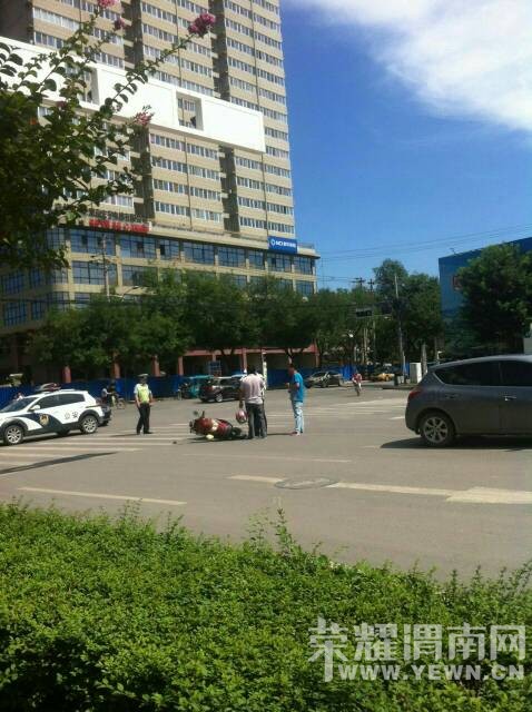 ����·����·ʮ���ϱ߷�����ͨ�¹ʣ������������