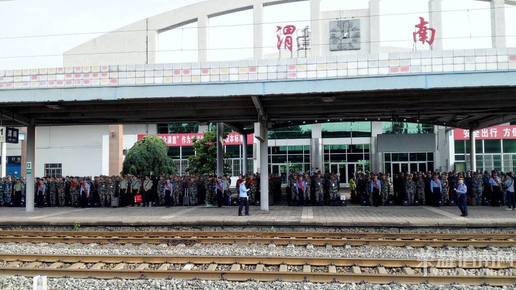 μ�ϻ�վ���±���ÿ���˶��дӾ���~