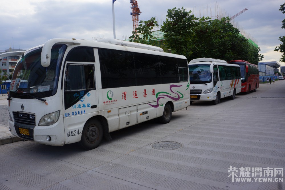 μ��ְҵ����ѧԺ����У����ѧ���ǣ����ǵĸ�������~��ؼҵĸϽ�������