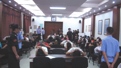 �Ż��"�����β�"թƭ300���� ��֯��Ϊ��У��ʿ