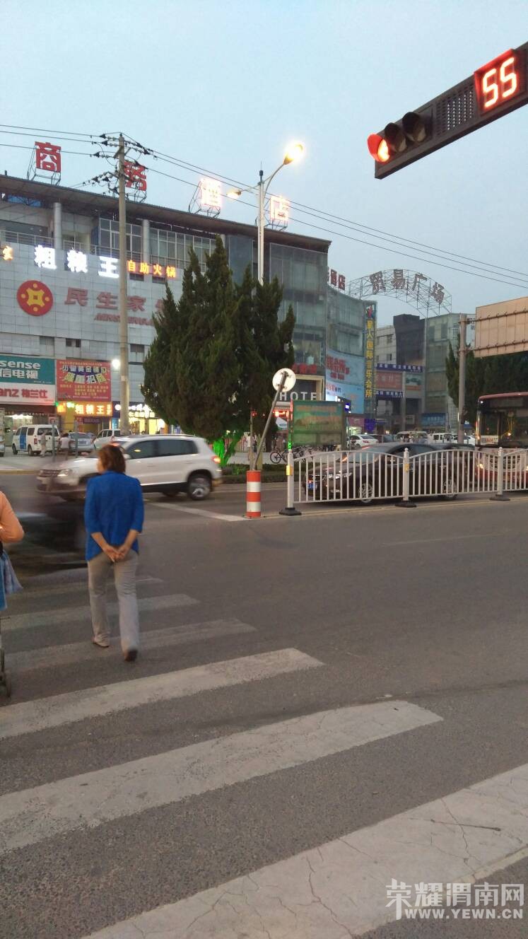 �����ó�׹㳡��ǰ����ѱ�־�ƴ����ˡ�������