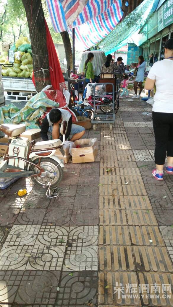 ����·ˮ��̯ռ��ä�˵��ڵ�̯��Ӱ�����ݣ��谭����ͬ�У��ùܹ��ˣ�