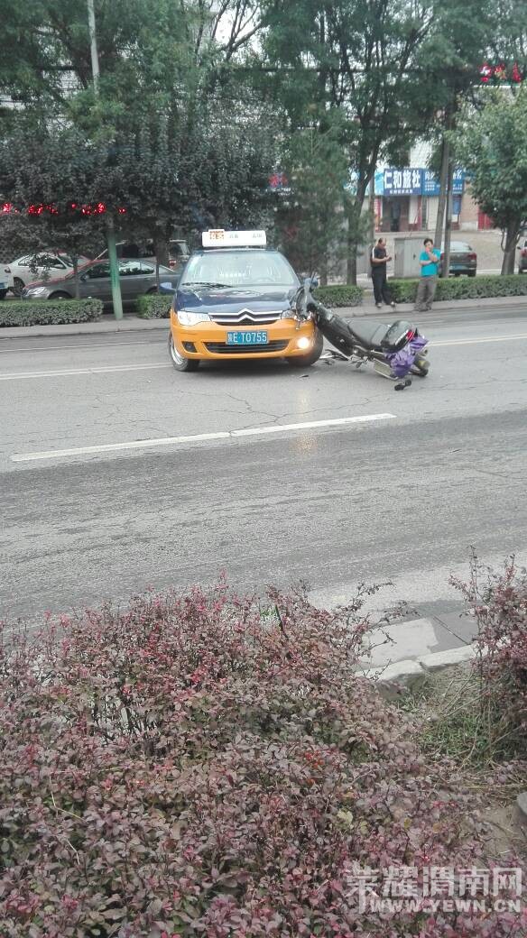 ���⳵˫���ߵ�ͷײ��Ħ�г���