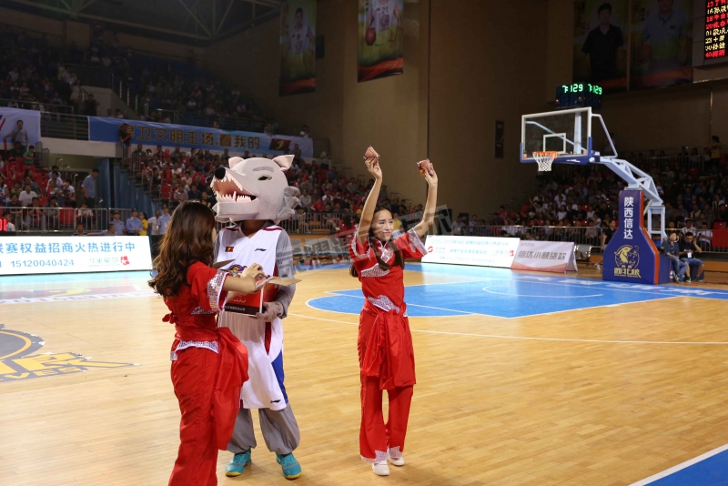 �����ǹھ����Ŵ�����3��1��΢�Ƕ�NBL��������˲��+�佱������