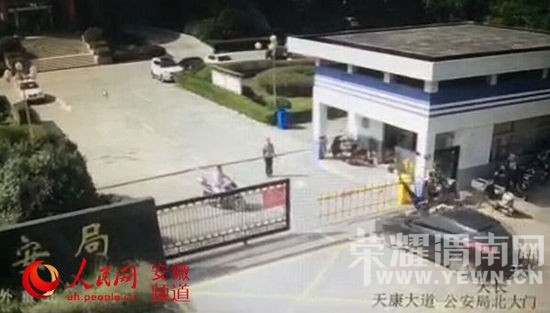 ���ӹ������ſ�ײ��ǰ�޺�ͬ��:��ô����������