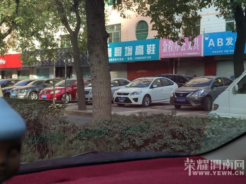 094343hle551rc9u7cb4dc.jpg