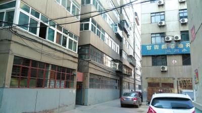 ���๫��Ա��2Ůͬ��һ�� ����:1�˱���2����ɱ