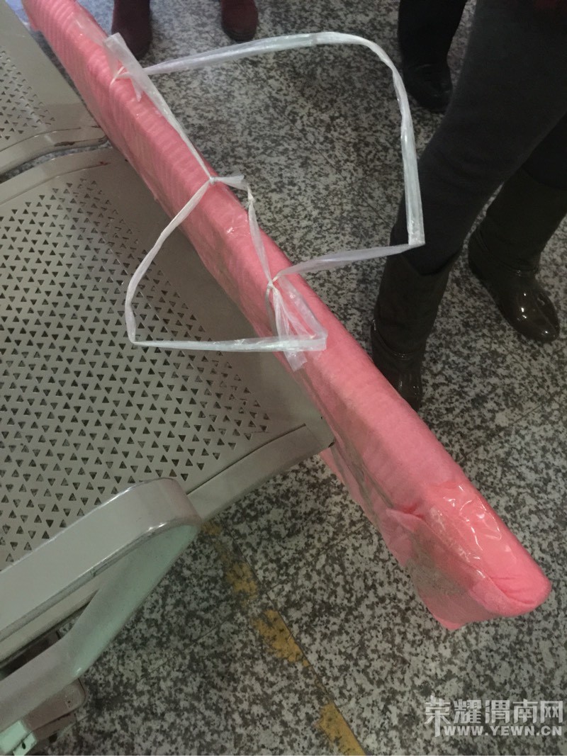 ������μ�ϻ�վ��һ���������Ա�ľ������ǹ�Ƥ��