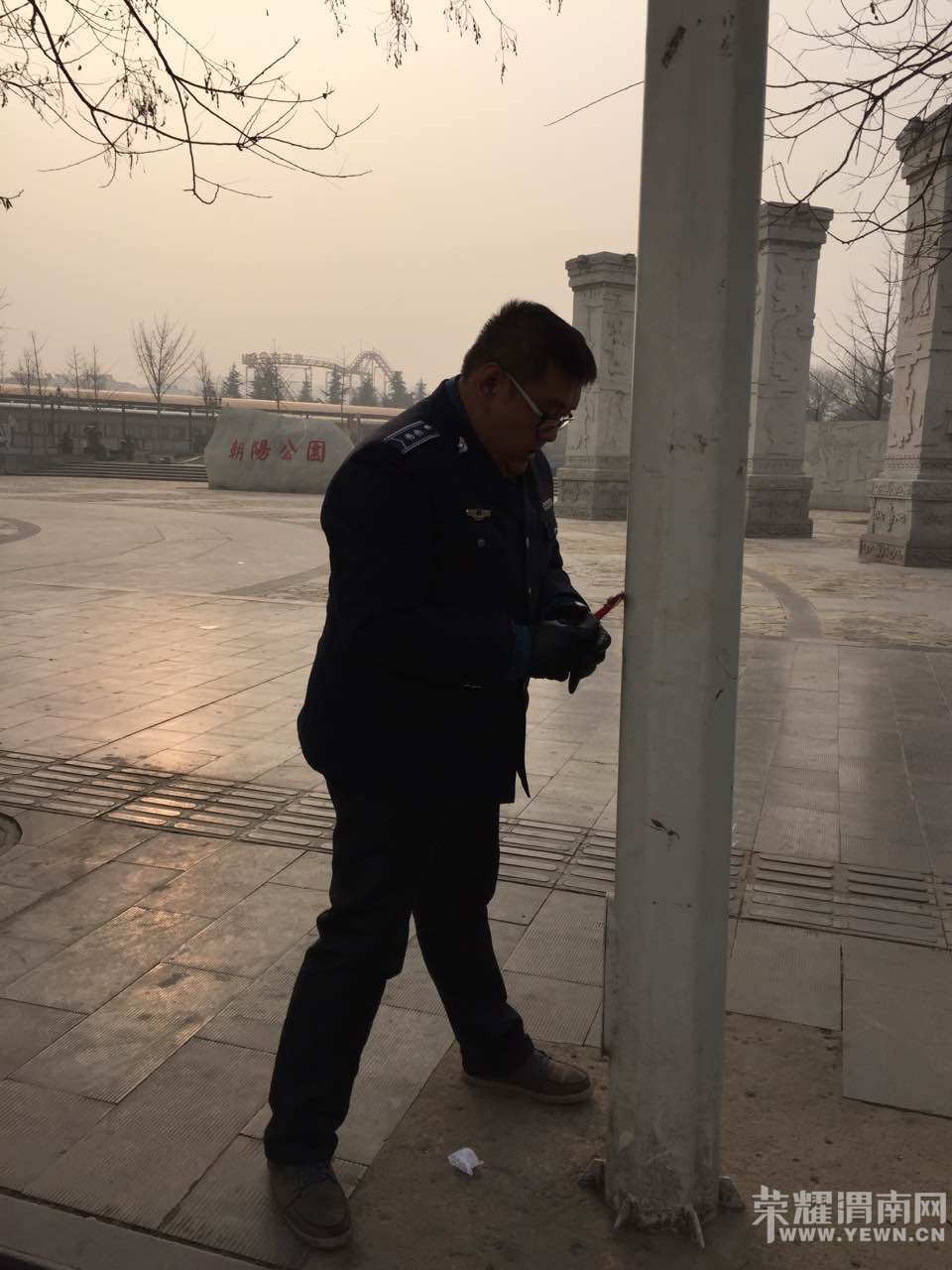 Ұ����ҵ�ߣ����뿪μ�ϣ�������μ�ϲ���ӭ���ǣ�����