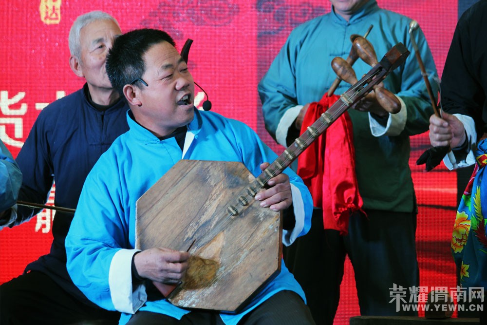 ������ǻ�������Ի������ϵ�ҡ��