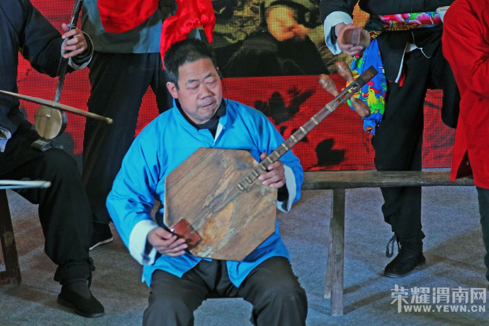 ������ǻ�������Ի������ϵ�ҡ��