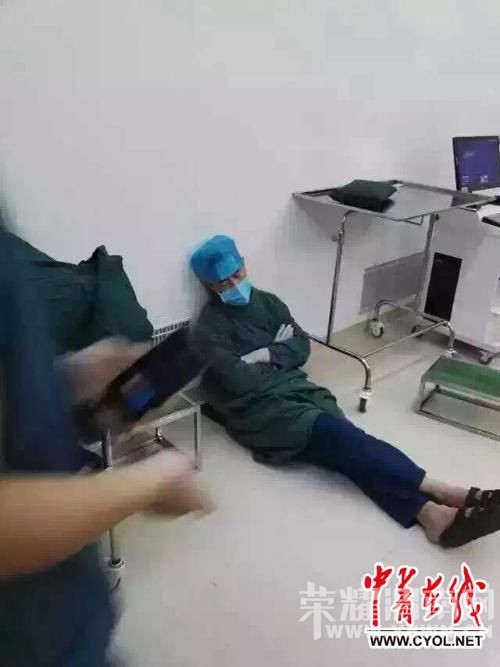 ҽ�������Ӱ�24Сʱ����20̨������͵�˯��(ͼ)