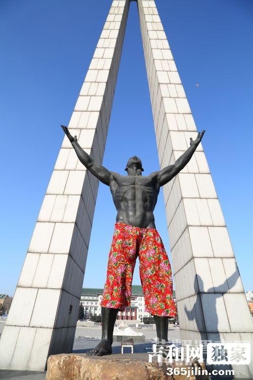 ����"����"���ܱ����:���϶�����ɫ�߷ֿ�(ͼ)