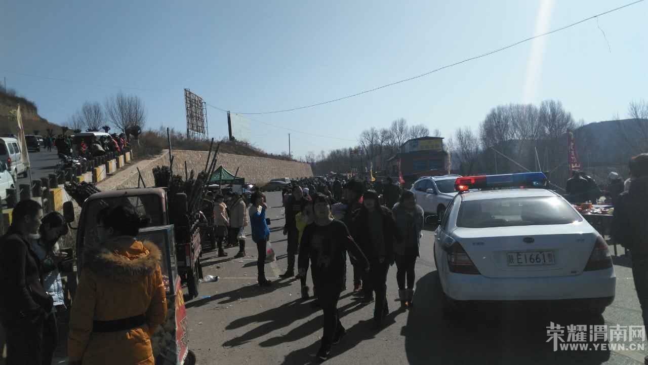 �����һ�����԰�ˮ����һ�ߵı���