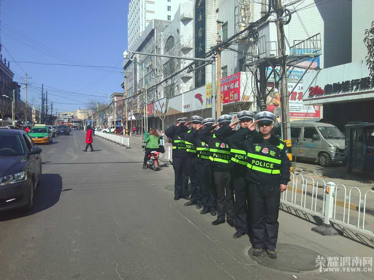 �����һ�����԰�ˮ����һ�ߵı���