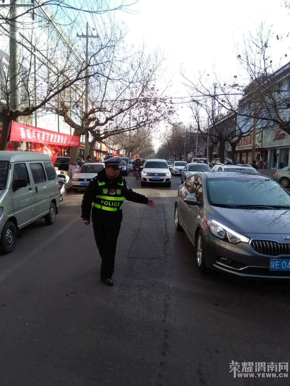 �����һ�����԰�ˮ����һ�ߵı���